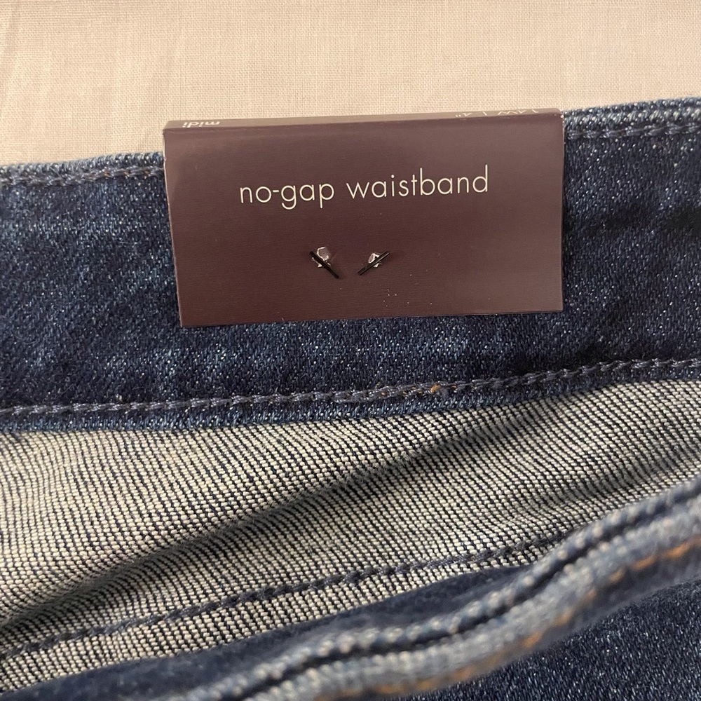 Ava & Viv High Rise Midi Stretch Jean Shorts Dark Wash Plus Size - Picture 8 of 8